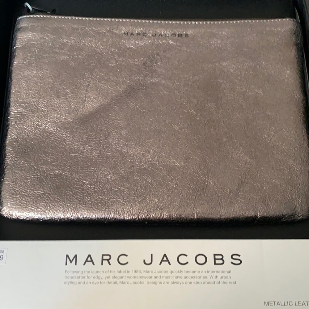 MARC JACOBS leather pouch NWT